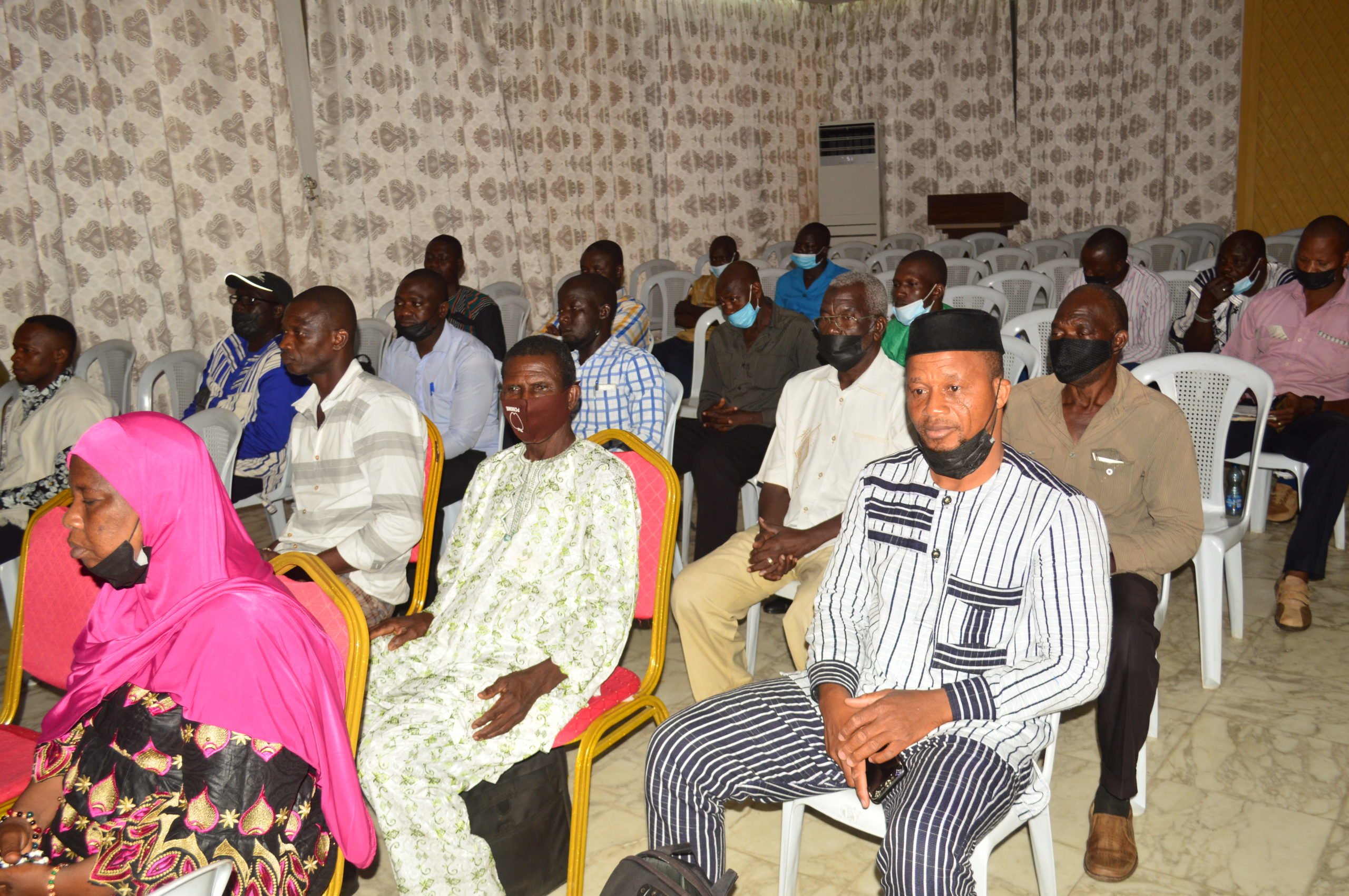 Rencontre entre l Ambassade et les représentants de la Communauté