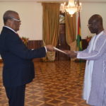 L’Ambassadeur Saïdou ZONGO présente ses Lettres de créance à Son Excellence Monsieur Evaristo DO ESPĺRITO SANTO CARVALHO, Président de la République Démocratique de São Tomé et Príncipe