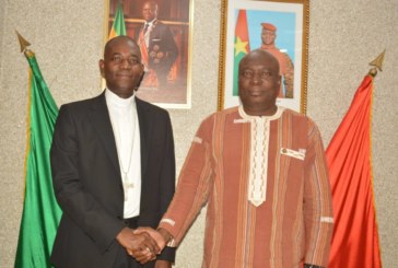 Visite de courtoisie de Son Excellence Monseigneur Relwendé Kişiyi OUEDRAOGO, nonce apostolique du Vatican pour le Gabon et le Congo.