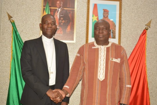 Visite de courtoisie de Son Excellence Monseigneur Relwendé Kişiyi OUEDRAOGO, nonce apostolique du Vatican pour le Gabon et le Congo.
